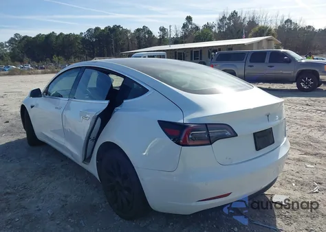 2020 Tesla Model 3 Standard Range Plus Rear-Wheel Drive/Standard Range Rear-Wheel Drive z USA, uszkodzony, nr VIN 5YJ3E1EA0LF504589